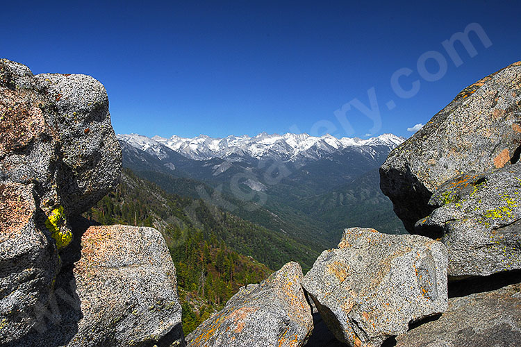 USA, Kalifornien, Sierra Nevada,Sequoia National Park, Wanderung auf den Granitmonolithen Moro Rock