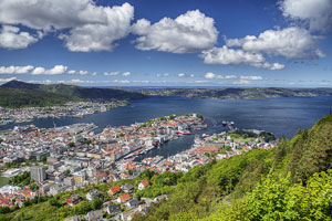 Norwegen, Hordaland, Hordaland, Blick vom Aussichtsberg Floyen (320 m) auf das Stadtzentrum von Bergen