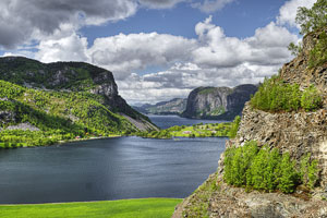 Norwegen, Rogaland, Rogaland, Ragsvatn bei Oltedal mit den Bergmassiven am Frafjord im Hintergrund