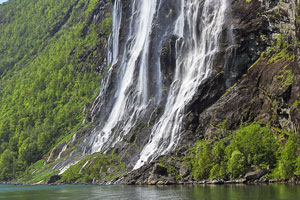 Norwegen, More Og Romsdal, More Og Romsdal, Wasserfälle im Geirangerfjord