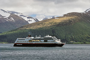 Norwegen, More Og Romsdal, More Og Romsdal, Hurtigruten-Schiff MS Trollfjord bei Sulesund