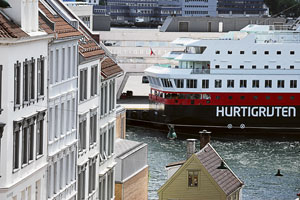 Norwegen, Hordaland, Hordaland, Historische Gebäude westlich der Hafenbucht im Zentrum von Bergen