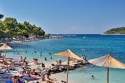 Kroatien, Istrien, Istrien, Strandabschnitt Lone Beach in der Lone Bay