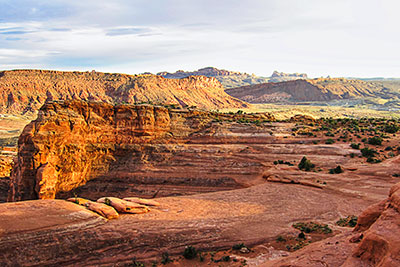 USA, Utah, Colorado Plateau,Arches National Park, Zum Sonnenuntergang am Delicate Arch