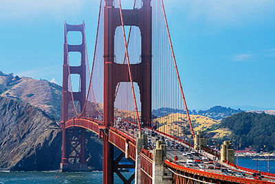 USA, Kalifornien, San Francisco und Umgebung, Golden Gate Bridge mit Blick vom Pacific Coastal Trail südwestlich der Brücke