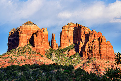 USA, Arizona, Verde Valley, Blick von der Red Rock Loop Road zum Cathedral Rock
