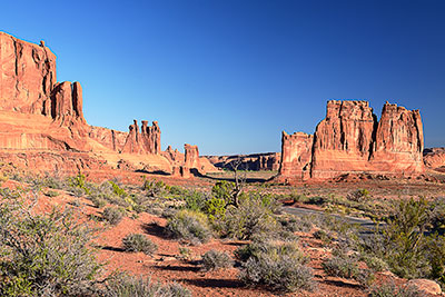 USA, Utah, Colorado Plateau,Arches National Park, Am Courthouse Towers Viewpoint