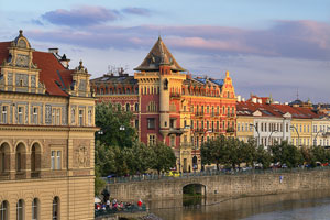 Tschechien, Unbekannt, Prag und Umgebung, Blick von der Karlsbrücke zum Smetana-Kai