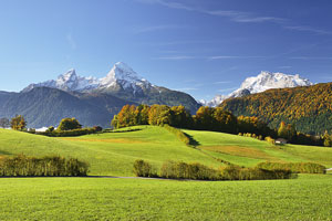 Deutschland, Bayern, Bayerische Alpen,Berchtesgadener Land, Herbststimmung mit Watzmann (2713 m)