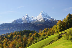 Deutschland, Bayern, Bayerische Alpen,Berchtesgadener Land, Blick zum Watzmann (2713 m) von Maria Gern