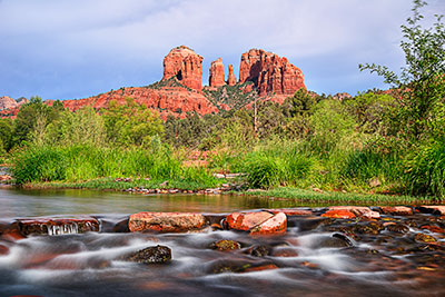 USA, Arizona, Verde Valley, Red Rock Crossing mit Blick zum Cathedral Rock