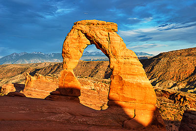 USA, Utah, Colorado Plateau,Arches National Park, Zum Sonnenuntergang am Delicate Arch