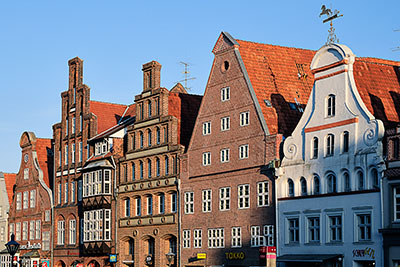 Deutschland, Niedersachsen, Lüneburger Heide, Historische Bürgerhäuser auf der Südseite am Sande