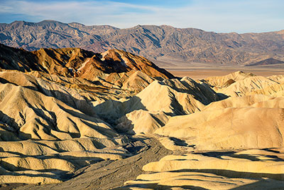 USA, Kalifornien, Death Valley National Park, Sonnenaufgang am Zabriskie Point