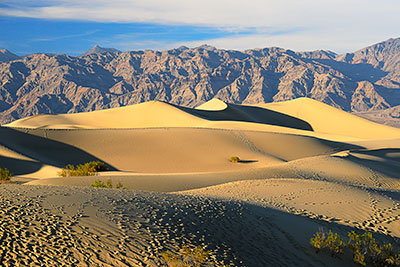 USA, Kalifornien, Death Valley National Park, Sanddünen bei Stovepipe Wells zum Sonnenuntergang