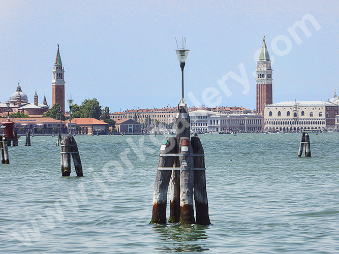 Italien, Veneto, Golf von Venedig, Blick auf die Campanilen von San Marco und San Giorgio Maggiore