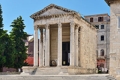 Kroatien, Istrien, Istrien, Augustus Tempel am zentralen Platz Forum