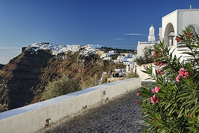 Griechenland, Südliche Ägäis, Kykladen,Santorin, Panoramaweg mit Blick in Richtung Imerovigli