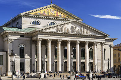 Deutschland, Bayern, München und Umgebung, Das Nationaltheater (Bayerische Staatsoper) am Max-Joseph-Platz