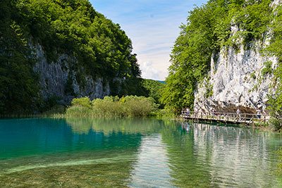 Kroatien, Mittelkroatien, Mittelkroatien, Wanderweg am See Ganavovac