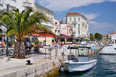 Kroatien, Istrien, Istrien, Prachtvolle Fassaden an der Hafenpromenade