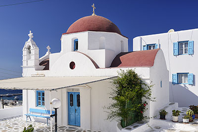 Griechenland, Südliche Ägäis, Kykladen,Mykonos, Kirche in einer Nebengasse oberhalb des Alten Hafens