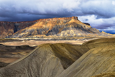 Fotogalerie USA, Utah, Colorado Plateau,San Rafael Reef, Blick von der Coal Mine Road zur North Caineville Mesa und Swing Arm City