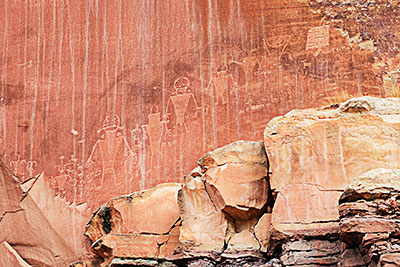 USA, Utah, Colorado Plateau,Capitol Reef National Park, Felswände mit Petroglyphs