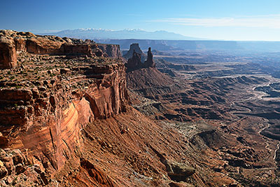 USA, Utah, Colorado Plateau,Canyonlands National Park, Blick durch den Mesa Arch in den Buck Canyon