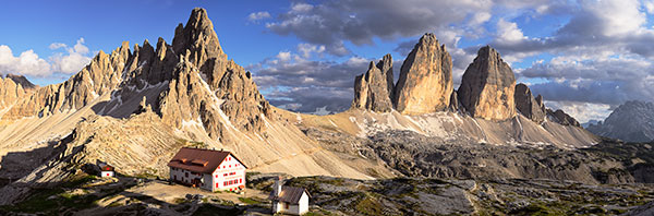 Italien, Trentino-Südtirol, Dolomiten,Sextener Dolomiten, Sonnenuntergang an der Nordseite der Drei Zinnen