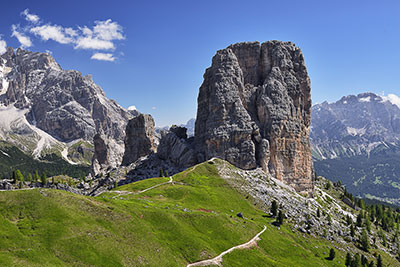 Italien, Veneto, Dolomiten,Dolomiti d'Ampezzo, Oberhalb der Scoiattoli Hütte mit Auslick zum Cinque Torri