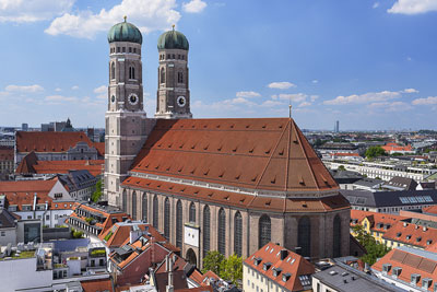 Deutschland, Bayern, München und Umgebung, Blick vom Neuen Rathaus auf den Frauendom