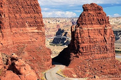 USA, Utah, Colorado Plateau,Glen Canyon, Blick von der Utah State Route 95 nach Süden mit Hite Crossing Bridge im Hintergrund