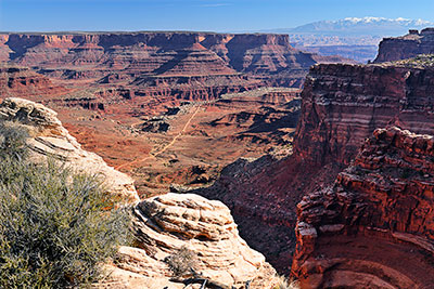USA, Utah, Colorado Plateau,Canyonlands National Park, Blick vom Shafer Trail Viewpoint in den Canyon und zur Shafer Trail Road