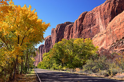 USA, Utah, Colorado Plateau,Grand County, Herbststimmung am Scenic Byway 279 entlang der "Wall Street"