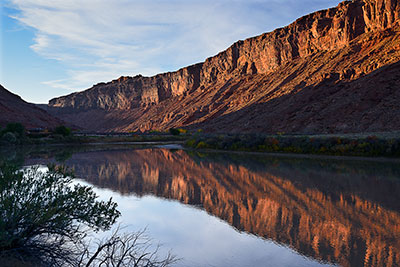 USA, Utah, Colorado Plateau,Castle Valley, Sonnenuntergang am Colorado River am Scenic Byway 128