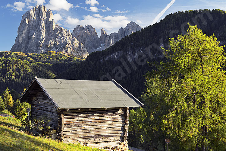 Italien, Trentino-Südtirol, Dolomiten,Grödner Tal, Panoramaweg in St. Jakob mit Blick zum Langkofel