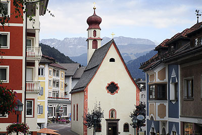 Italien, Trentino-Südtirol, Dolomiten,Grödner Tal, Kapelle St. Antonius in der Strada Rezia