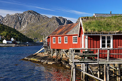 Norwegen, Nordland, Lofoten, Ferienhäuser nördlich des Ortszentrums