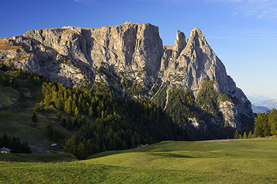Italien, Trentino-Südtirol, Dolomiten,Grödner Tal, Sonnenaufgang an der Schlerngruppe