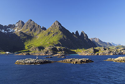 Norwegen, Nordland, Lofoten, Bergketten an der Mündung von Raftsundet und Austnesfjorden