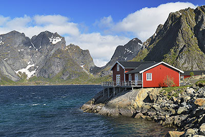 Fotogalerie Norwegen, Nordland, Lofoten, Blick von der Hamnoy Brücke zum Eliassen Rorbuer Resort