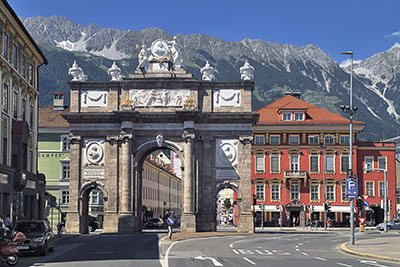Österreich, Tirol, Österreichische Alpen,Inntal, Triumphpforte in der Salurner Straße