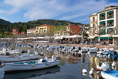 Italien, Venetien, Gardasee, Bootshafen an der Piazza Catullo