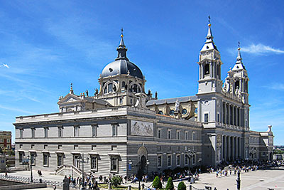 Spanien, Madrid, Madrid und Umgebung, Blick zur Catedral de la Almudena