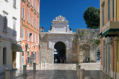 Kroatien, Zadar, Dalmatien,Norddalmatien, Seetor mit Festungsmauer
