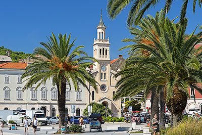 Kroatien, Split-Dalmatien, Dalmatien,Mitteldalmatien, Blick zur Franziskuskirche am westlichen Ende der Uferpromenade Riva