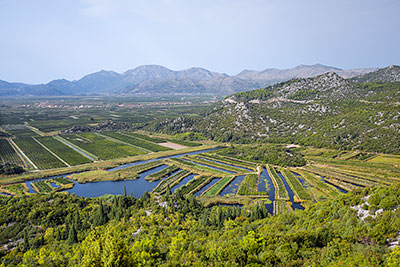 Kroatien, Dubrovnik-Neretva, Dalmatien,Süddalmatien, Felder und Bewässerungskanäle im Neretva-Tal
