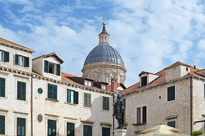 Kroatien, Dubrovnik-Neretva, Dalmatien,Süddalmatien, Markt am Gundulic Platz mit Blick zur Kathedrale
